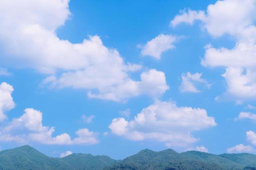 青空と雲と山 青空と雲と山の写真
