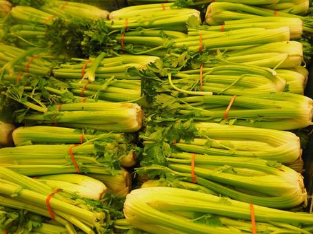 市場で販売されるセロリ セロリ,野菜,緑黄色野菜の写真素材