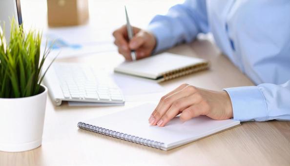 キーボード　カレンダー　手帳　ビジネスの写真