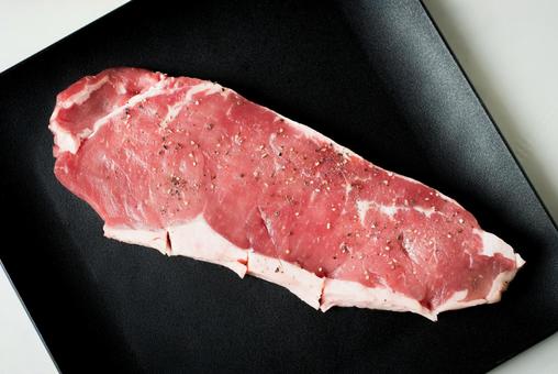 ステーキ用の牛肉 ステーキ用の牛肉の写真