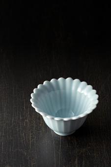 和食器　黒背景　コピースペース 和食器,黒背景,小鉢の写真素材