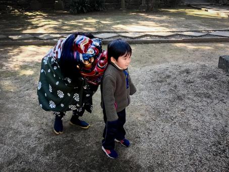 ＜素材＞（新年行事）獅子舞と男の子の風景 子供,男性,人物の写真素材