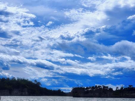 輝く青空 輝く青空の写真
