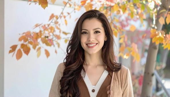 秋のもみじと日本人女性の笑顔 秋のもみじと日本人女性の笑顔の写真