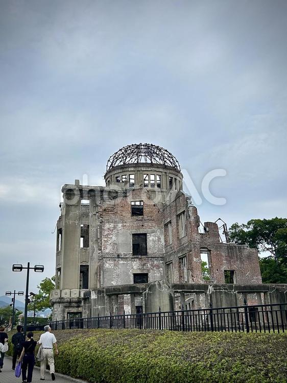 平和記念公園の原爆ドーム 広島,原爆ドーム,平和記念公園の写真素材
