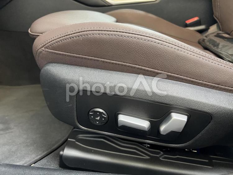 車のシート電動調整ボタン 車,bmw,シートの写真素材