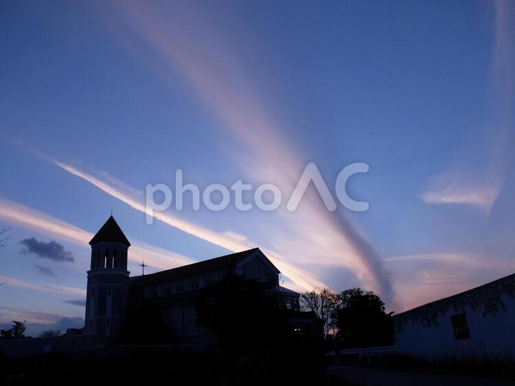 教会シルエット 教会,シルエット,影の写真素材