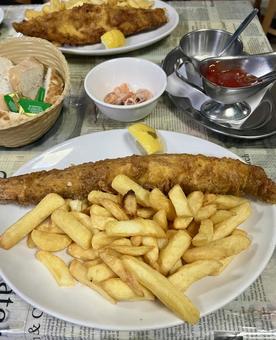 フィッシュアンドチップス フィッシュアンドチップス,ポテトフライ,魚の写真素材