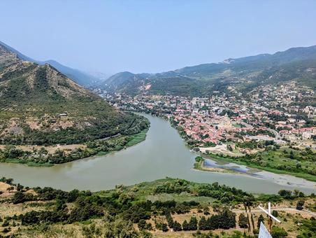 ジュワリ修道院からのムツヘタの町並み ジュワリ修道院,修道院,三大聖地の写真素材