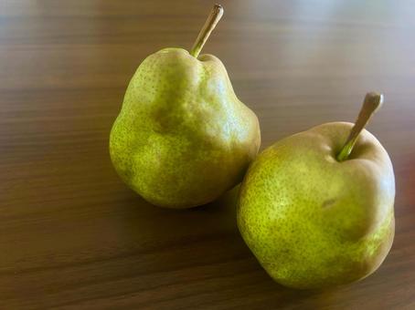 秋の味覚　甘い洋梨 洋梨,ラフランス,ナシの写真素材