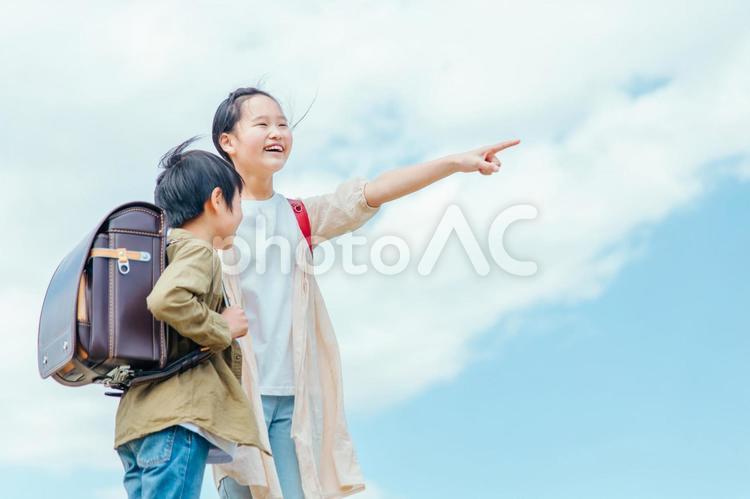 笑顔の小学生 小学生,子供,笑顔の写真素材