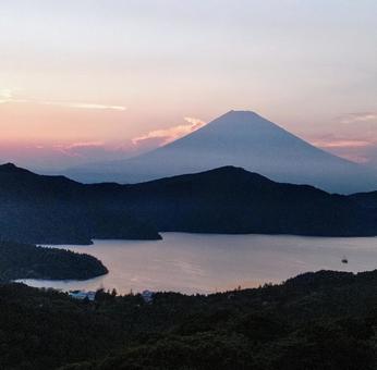 富士山と湖 富士山,風景,空の写真素材