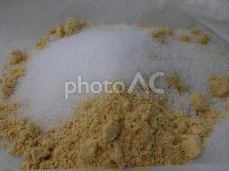 きな粉と砂糖 おやつ,食事の写真素材