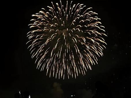 打ち上げ花火 打ち上げ花火の写真