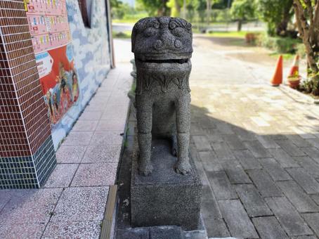 旧豊田神社狛犬 旧豊田神社狛犬 台湾,花蓮,碧蓮寺の写真素材