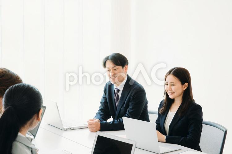 会議（弁護士・税理士・会計士） 商談,弁護士,税理士の写真素材