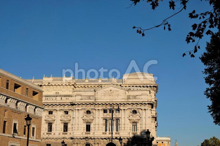 テヴェレ川河岸の風景４ テヴェレ川河岸,カステッロー河岸通り,ローマの写真素材