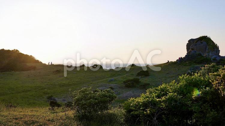 長崎県壱岐市　猿岩がある場所の風景 猿岩,空,岩の写真素材