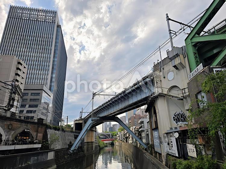神田川を辿る〜昌平橋からの眺望 川,街並み,晴れの写真素材