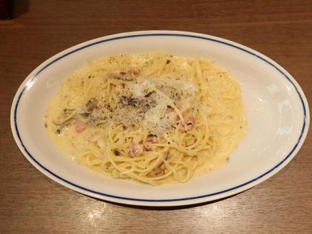 軽井沢 カルボナーラ 軽井沢,きのこ,トリュフの写真素材