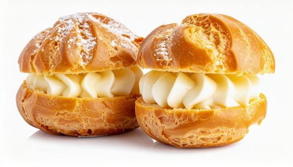 クリームたっぷりのシュークリーム クリームたっぷりのシュークリームの写真