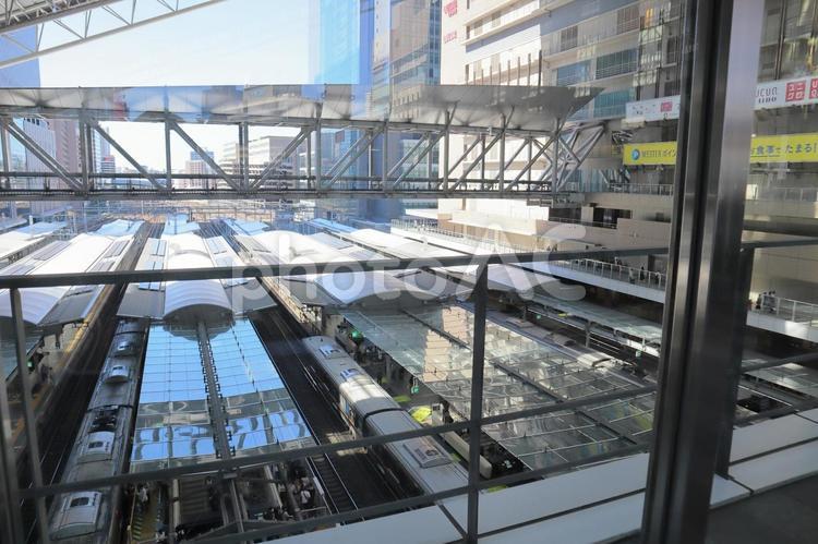 大阪駅　時空の広場から見る電車のホーム 大阪,大阪駅,大阪関西万博の写真素材