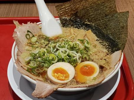 特製具だくさんラーメンと味玉 ラーメン,麺,食べ物の写真素材