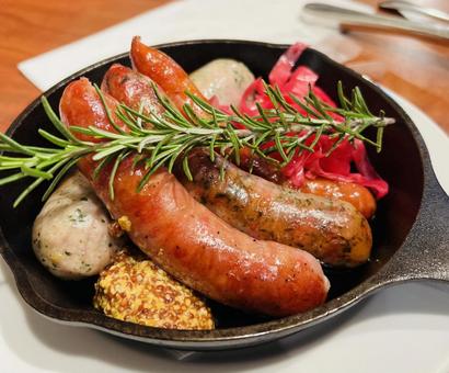 グリルソーセージ グリルソーセージ ソーセージ,ウインナー,ソーセージグリルの写真素材