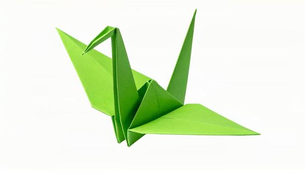 緑色の折り鶴　折り紙　（背景透過）の写真
