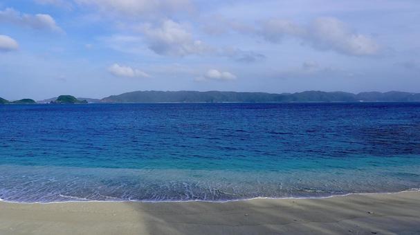 沖縄県慶良間諸島座間味島の古座間味ビーチ 沖縄県慶良間諸島座間味島の古座間味ビーチ 古座間味,ビーチ,海の写真素材