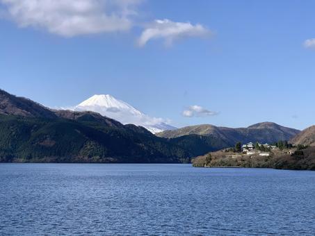 芦ノ湖と富士山の写真