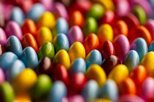 カラフルなお菓子 カラフルなお菓子の写真