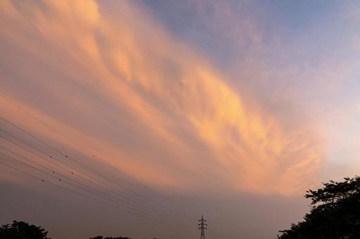 夕焼けに染まる雲 風景,空,夕焼けの写真素材
