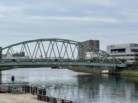 東京水辺ライン小豆沢発着場からの眺め 新河岸大橋,川,東京水辺ライン小豆沢発着場の写真素材