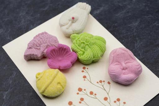 カラフルな落雁 カラフルな落雁 和菓子,落雁,菓子の写真素材