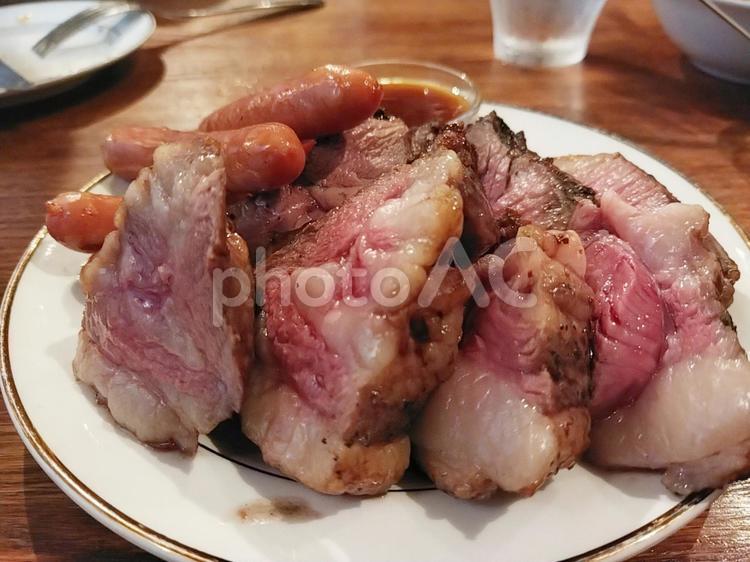 ラムのランプとソーセージ ラム肉,ラム,盛り合わせの写真素材