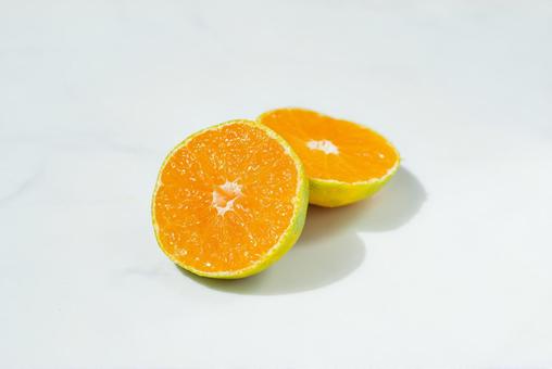 カットしたみかん カットしたみかんの写真
