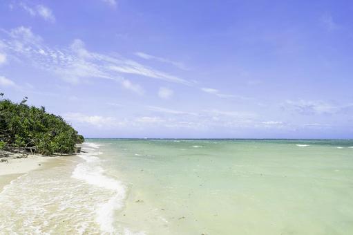 沖縄-【竹富島-竹富島の風景】 沖縄-【竹富島-竹富島の風景】 海,青,青空の写真素材