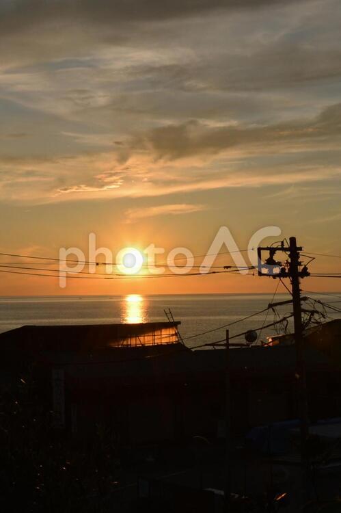 日本海に沈む夕日（上越市）02 夕日,日本海,沈むの写真素材