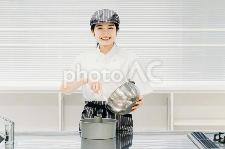 パティシエ・製菓衛生師の日本人女性 パティシエ,製菓衛生師,調理師の写真素材