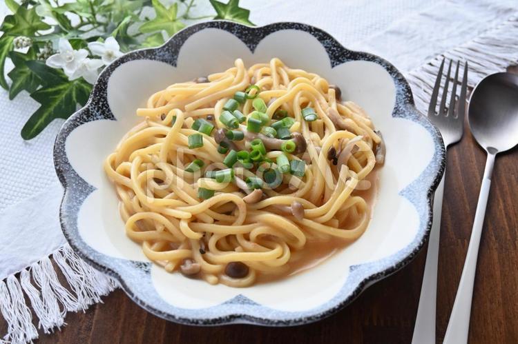 たらことしめじのクリームパスタ パスタ,スパゲティ,クリームパスタの写真素材