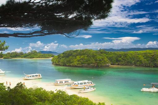沖縄石垣島、川平湾の風景1 沖縄石垣島、川平湾の風景1 沖縄,石垣島,川平湾の写真素材