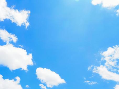 青空と白い雲/爽やかな夏の空の背景素材 青空と白い雲/爽やかな夏の空の背景素材 青空,白い雲,空の写真素材