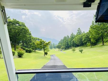 ゴルフカートから見るコース風景 ゴルフ,ゴルフカート,カートの写真素材