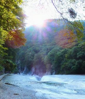 滝と紅葉 滝と紅葉の写真