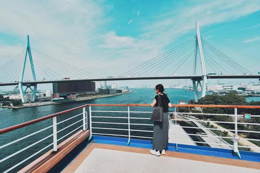 海の景色を眺める女性後ろ姿 海の景色を眺める女性後ろ姿 海,風景,景色の写真素材