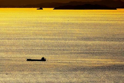 Golden Seto Inland Sea and ships, JPG Golden Seto Inland Sea and ships, JPG