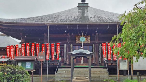 坂東33観音 07番 光明寺 雨と観音堂 坂東33観音 07番 光明寺 雨と観音堂 光明寺,金目山,本堂の写真素材