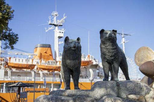 タロ・ジロの像 タロ・ジロの像,タロとジロ,ガーデンふ頭の写真素材