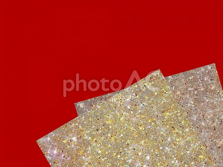 赤い和紙に重なる金色と銀色の和紙 和紙,背景,金色の写真素材